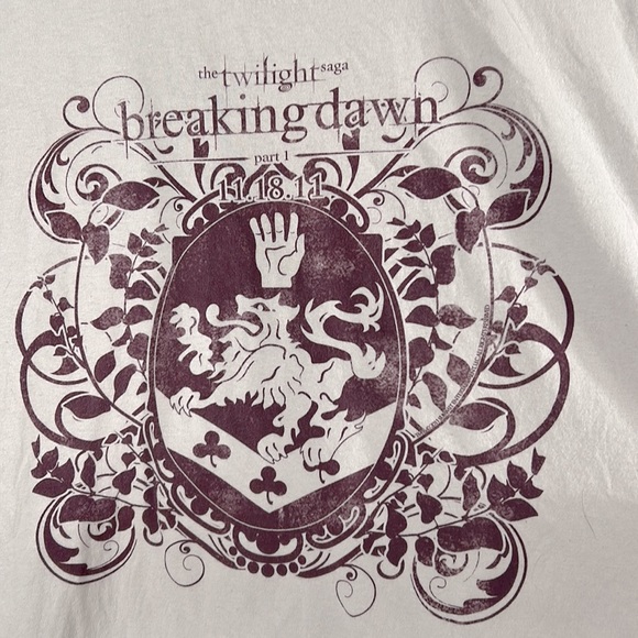 Bay Island the Twilight saga part 1  11.18.11 Cullen Crest graphic XL - Picture 2 of 10